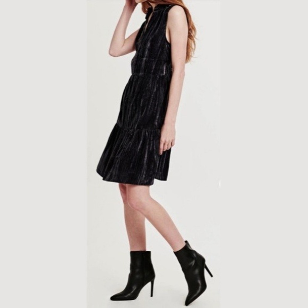 Dear John Black Crushed Velvetā Sleeveless Tiered Ruffle Neck Dress Size Medium